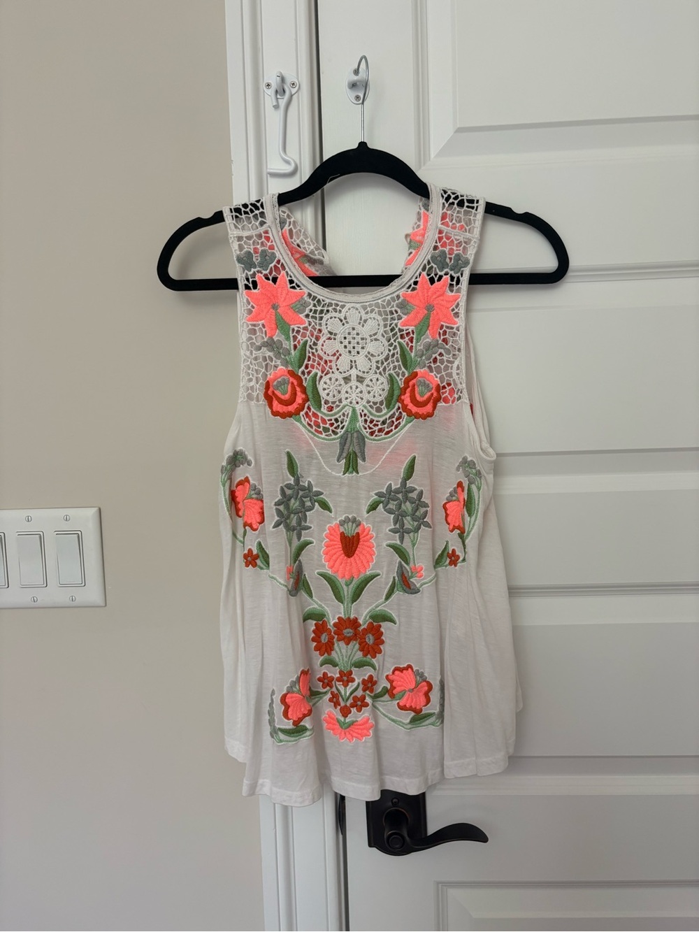 Free People Women’s Embroidered Crochet Tank Top - White with Coral Floral